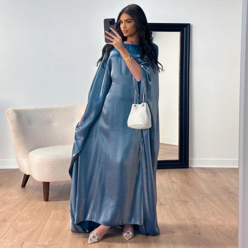 Robe Abaya Dubaï en Satin Style Chauve-Souris – Modèle Élégant Aïd & Événements